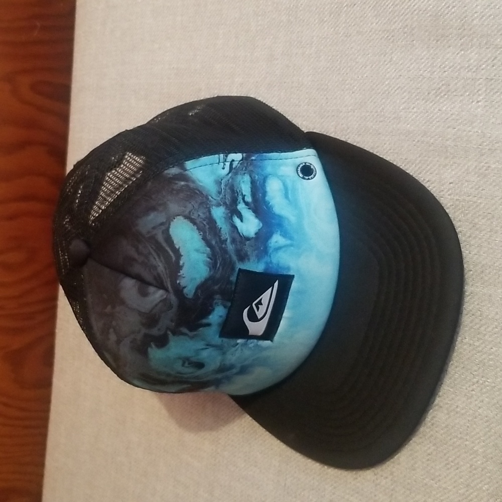 Quiksilver hat.